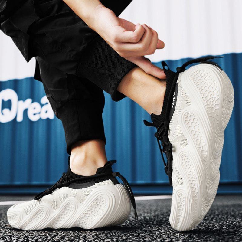 2026 New Breathable Flyknit Mesh Sneakers