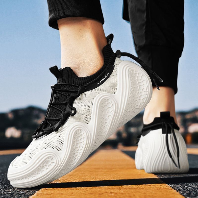 2026 New Breathable Flyknit Mesh Sneakers